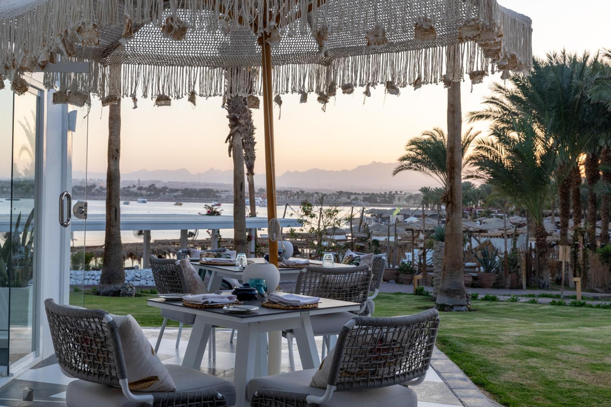Arabesque Resort, & Complex